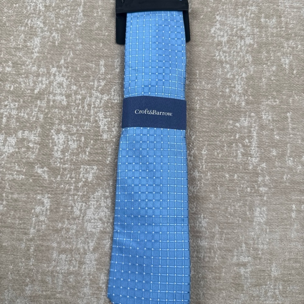 NWT Mens Croft & Barrow SILK Necktie TIE Blue Geometric